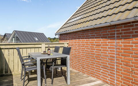 Fraja - 2.3Km from the Sea: Udendørs Møbler, Bejdse, Mursten, Hårdttræ, Stol, Planke