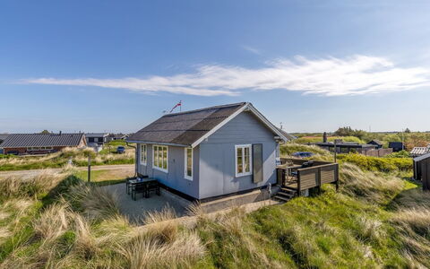 Gertraud - 500M from the Sea: Lejlighed, Skygge, Altan, Stol, Hegn, Udendørs Møbler, Aluminium, Kunstgræs