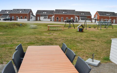 Silja - 2.3Km from the Sea: Tag, Land Lot, Sommerhus, Hjem, Landdistrikt, Skur, Sidespor, Garden Bygninger, Bjælkehytte, Hytte