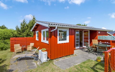 Winald - 500M from the Sea: Græs, Hus, Tag, Hjem, Sommerhus, Busk, Land Lot, Landdistrikt, Stuehus, Bunddække