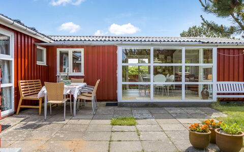 Winald - 500M from the Sea: Græs, Hus, Tag, Hjem, Sommerhus, Busk, Land Lot, Landdistrikt, Stuehus, Bunddække