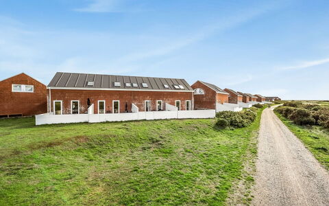 Maarit - 2.3Km from the Sea: Tag, Hus, Land Lot, Hjem, Sommerhus, Estate, Garden Bygninger, Skygge, Bjælkehytte, Landscaping
