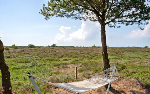 Dorti - 3Km from the Sea: Busk, Urban Design, Bunddække, Mursten, Lejlighed, Estate, Murværk, Altan, Landscaping