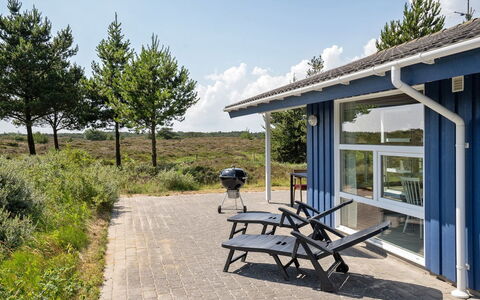 Dorti - 3Km from the Sea: Busk, Urban Design, Bunddække, Mursten, Lejlighed, Estate, Murværk, Altan, Landscaping