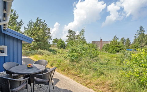 Dorti - 3Km from the Sea: Busk, Urban Design, Bunddække, Mursten, Lejlighed, Estate, Murværk, Altan, Landscaping