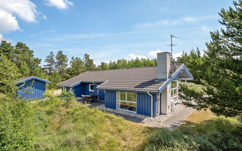 Dorti - 3Km from the Sea: Busk, Urban Design, Bunddække, Mursten, Lejlighed, Estate, Murværk, Altan, Landscaping