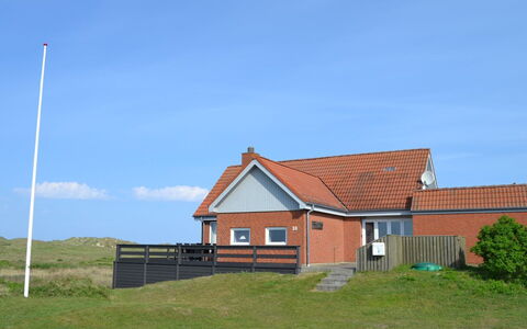Helfrida - 350M from the Sea: Himmel, Hus, Tag, Hjem, Sommerhus, Arkitektur, Land Lot, Almindeligt, Landdistrikt, Stuehus