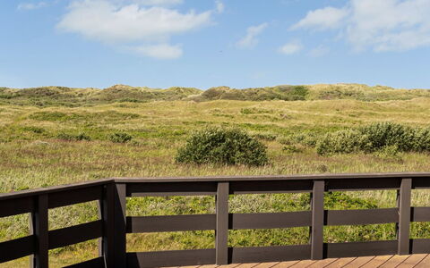Helfrida - 350M from the Sea: Sommerhus, Hjem, Hus, Tag, Veranda, Estate, Sidespor, Garden Bygninger, Stuehus, Gård