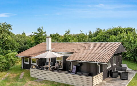 Solborg - 400M from the Sea: Tag, Træ, Hus, Hjem, Sommerhus, Arkitektur, Veranda, Land Lot, Landdistrikt, Estate