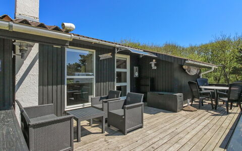 Solborg - 400M from the Sea: Sommerhus, Have, Sidespor, Garden Bygninger, Skygge, Gård, Backyard, Lawn, Stuehus, Landscaping