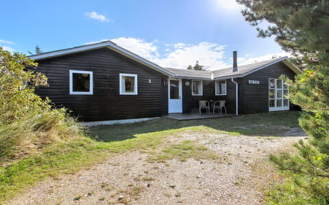 Allydia - 400M from the Sea: Sommerhus, Skur, Hytte, Stuehus, Prærie, Hytte, Lade, Bjælkehytte, Garden Bygninger