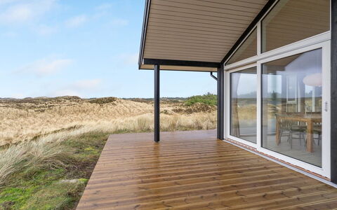 Marjorie - 400M from the Sea: Hus, Tag, Hjem, Sommerhus, Estate, Stuehus, Villa, Veranda, Sidespor