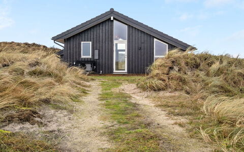 Marjorie - 400M from the Sea: Hus, Tag, Hjem, Sommerhus, Estate, Stuehus, Villa, Veranda, Sidespor