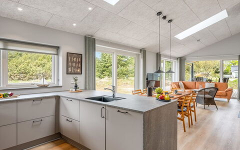 Alena - 1Km from the Sea: Køkken, Træ, Gulvbelægning, Countertop, Loft, Indretning, Etage, Hjem, Møbel, Køkken Apparat