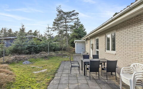 Laurin - 600M from the Sea: Busk, Hjem, Hus, Boligområde, Land Lot, Tag, Sommerhus, Bunddække, Sidespor, Estate