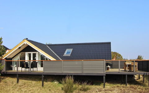 Josie - 200M from the Sea