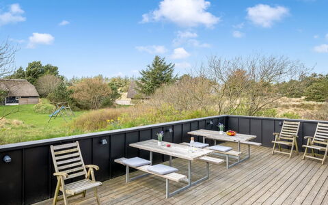 Irlin - 800M from the Sea: Hus, Tag, Hjem, Sommerhus, Estate, Stuehus, Villa, Veranda, Sidespor