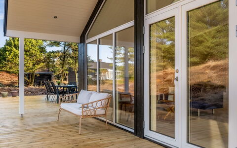 Nanouk - 500M from the Sea: Træ, Trægulve, Hårdttræ, Skygge, Glas, Dæk, Bejdse, Veranda, Design, Home Dør