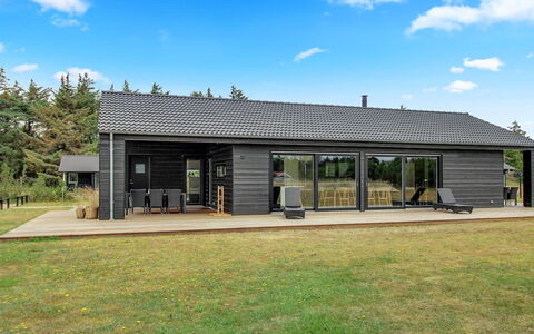 Vasilka - 800M from the Sea: Tag, Hus, Hjem, Sommerhus, Sidespor, Estate, Indkørsel, Garden Bygninger, Gård, Skur