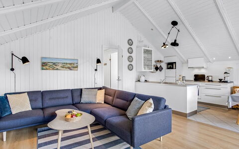 Egbert - 900M from the Sea: Hus, Tag, Hjem, Sommerhus, Skur, Garden Bygninger, Sidespor, Gård, Bjælkehytte, Hytte