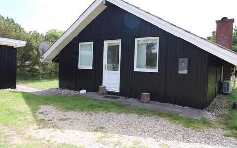 Egbert - 900M from the Sea: Hus, Tag, Hjem, Sommerhus, Skur, Garden Bygninger, Sidespor, Gård, Bjælkehytte, Hytte