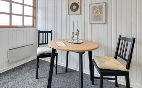 Karla - 100M from the Sea: Sommerhus, Skur, Hytte, Stuehus, Prærie, Hytte, Lade, Bjælkehytte, Garden Bygninger