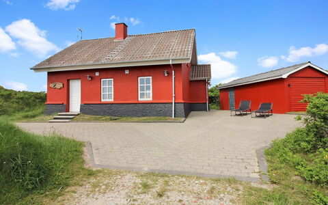 Karla - 100M from the Sea: Sommerhus, Have, Sidespor, Garden Bygninger, Skygge, Gård, Backyard, Lawn, Stuehus, Landscaping
