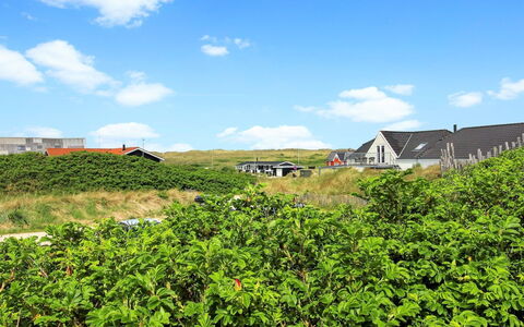 Karla - 100M from the Sea: Sommerhus, Have, Sidespor, Garden Bygninger, Skygge, Gård, Backyard, Lawn, Stuehus, Landscaping