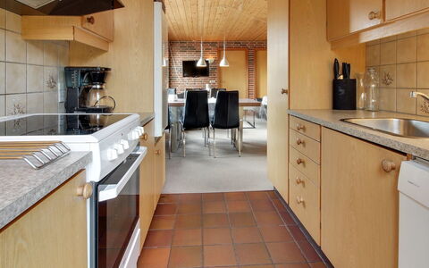 Andriana - 600M from the Sea: Træ, Sommerhus, Hårdttræ, Planke, Bejdse, Garden Bygninger, Design, Gård, Bjælkehytte, Backyard
