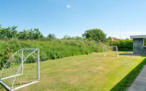 Sunna - 500M from the Sea: Hus, Tag, Hjem, Sommerhus, Skur, Garden Bygninger, Sidespor, Gård, Bjælkehytte, Hytte