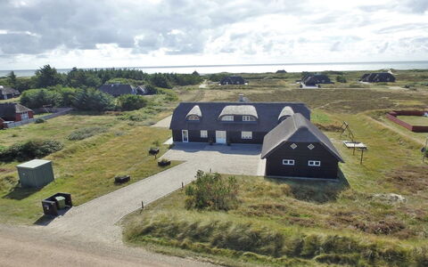 Dorte - 200M from the Sea: Busk, Urban Design, Bunddække, Mursten, Lejlighed, Estate, Murværk, Altan, Landscaping