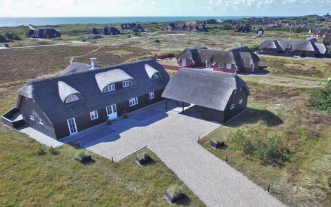 Dorte - 200M from the Sea: Busk, Urban Design, Bunddække, Mursten, Lejlighed, Estate, Murværk, Altan, Landscaping