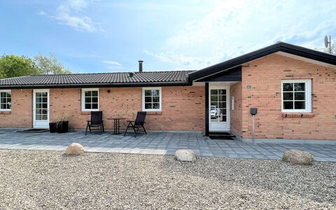 Alfrida - 1.5Km from the Sea: Hus, Tag, Hjem, Sommerhus, Estate, Stuehus, Villa, Veranda, Sidespor