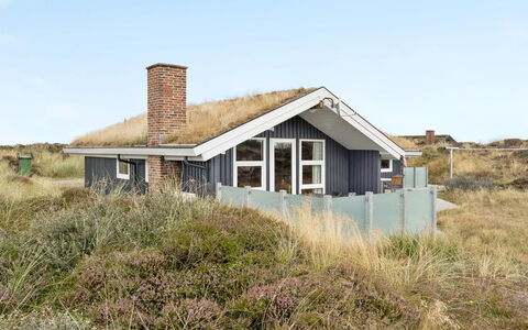 Tennie - 300M from the Sea: Tag, Sommerhus, Arkitektur, Hus, Hjem, Land Lot, Hytte, Stuehus, Tækning, Estate