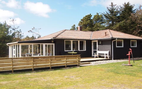Dane - 500M from the Sea: Tag, Hus, Land Lot, Hjem, Sommerhus, Estate, Garden Bygninger, Skygge, Bjælkehytte, Landscaping