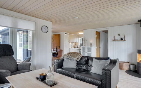 Monja - 2.2Km from the Sea: Svømmepøl, Udendørs Møbler, Møbel, Udvej, Flise, Eco Hotel, Skygge, Stol, Fritid, Estate