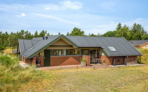 Görel - 1Km from the Sea: Græs, Hus, Tag, Hjem, Sommerhus, Busk, Land Lot, Landdistrikt, Stuehus, Bunddække