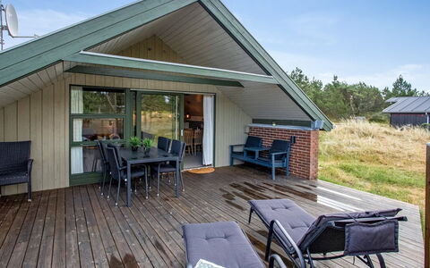 Görel - 1Km from the Sea: Græs, Hus, Tag, Hjem, Sommerhus, Busk, Land Lot, Landdistrikt, Stuehus, Bunddække
