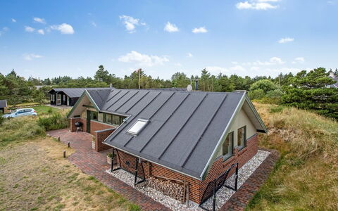 Görel - 1Km from the Sea: Græs, Hus, Tag, Hjem, Sommerhus, Busk, Land Lot, Landdistrikt, Stuehus, Bunddække