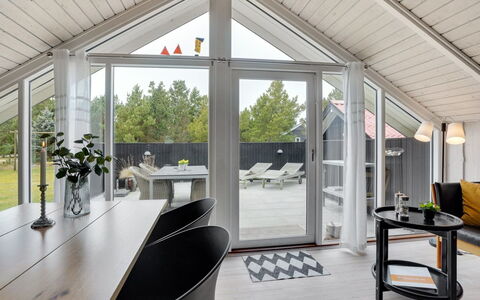 Rumena - 800M from the Sea: Græs, Hus, Tag, Hjem, Sommerhus, Busk, Land Lot, Landdistrikt, Stuehus, Bunddække