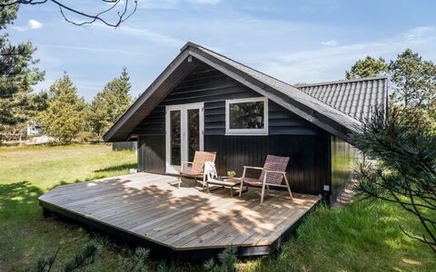 Rumena - 800M from the Sea: Græs, Hus, Tag, Hjem, Sommerhus, Busk, Land Lot, Landdistrikt, Stuehus, Bunddække