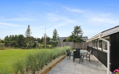 Hildegarde - 900M from the Sea: Land Lot, Tag, Hjem, Have, Skygge, Landscaping, Lawn, Gård, Estate, Backyard