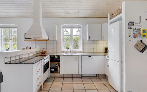 Kalotta - 3.2Km from the Sea: Svømmepøl, Udendørs Møbler, Møbel, Udvej, Flise, Eco Hotel, Skygge, Stol, Fritid, Estate