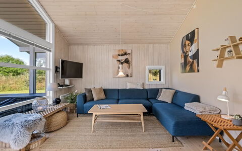 Sviðandi - 1.5Km from the Sea: Træ, Møbel, Gulvbelægning, Indretning, Couch, Etage, Stue, Loft, Hjem, Trægulve