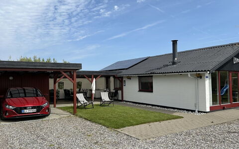 Safina - from the Sea: Græs, Hus, Tag, Sommerhus, Hjem, Busk, Stuehus, Land Lot, Landdistrikt