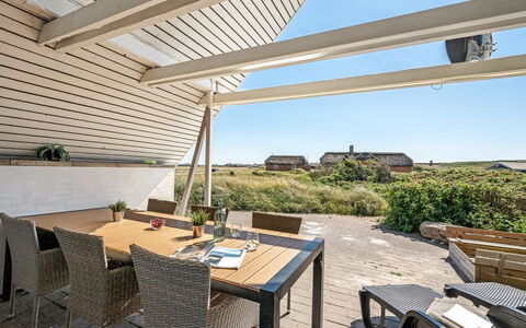 Klimentina - 150M from the Sea: Plantesamfund, Sollys, Urteagtig Plante, Have, Plantation, Landbrug, Farm