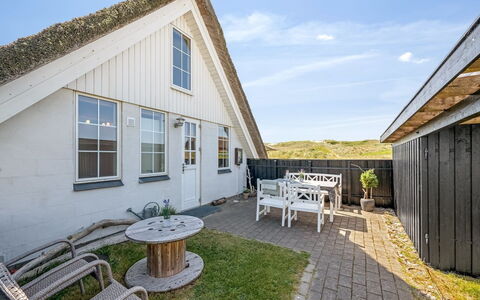 Klimentina - 150M from the Sea: Plantesamfund, Sollys, Urteagtig Plante, Have, Plantation, Landbrug, Farm