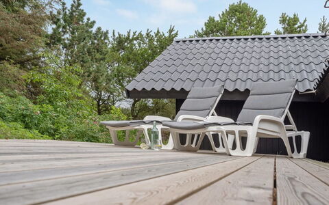 Sidse - 400M from the Sea: Græs, Hus, Tag, Hjem, Sommerhus, Busk, Land Lot, Landdistrikt, Stuehus, Bunddække