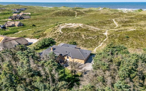 Ewy - 300M from the Sea: Hus, Hjem, Tag, Sommerhus, Busk, Sidespor, Dør, Have, Stuehus