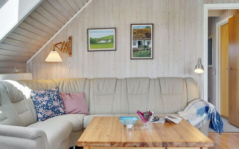 Alleta - 600M from the Sea: Busk, Urban Design, Bunddække, Mursten, Lejlighed, Estate, Murværk, Altan, Landscaping